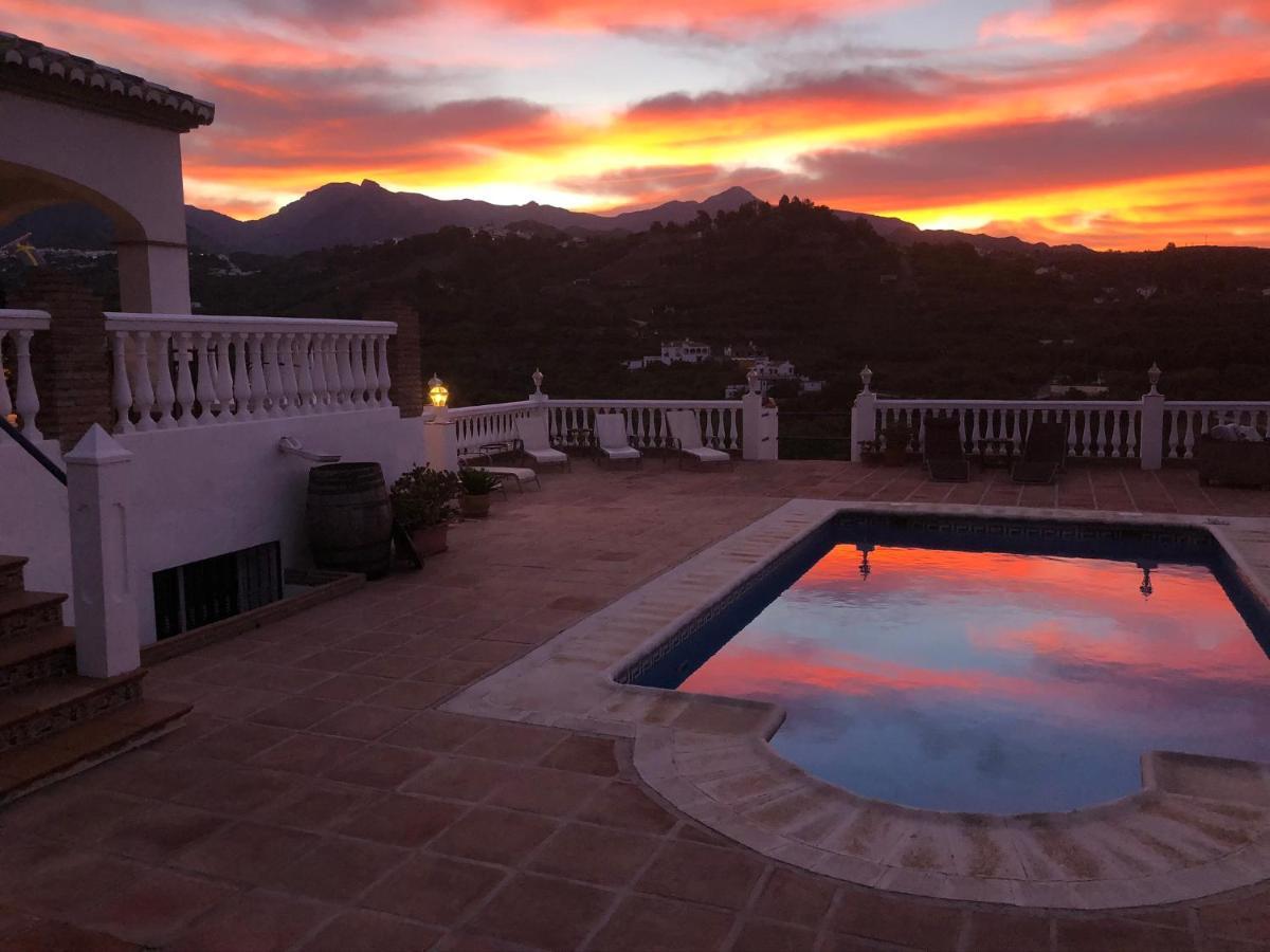 Villa Sunshine Countryside Resort Frigiliana Exterior photo